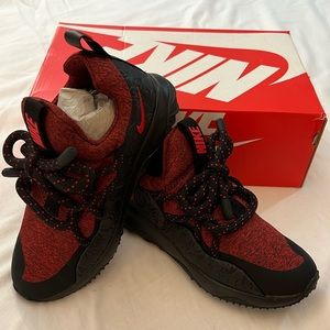 Nike women’s City Loop F